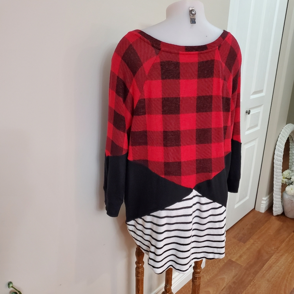 Rickis Red and Black Plaid V-Neck Sweater 1x - Picture 9 of 13